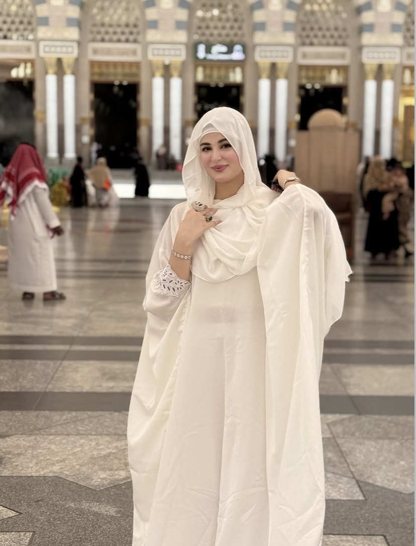 White madinah abaya - Image 2