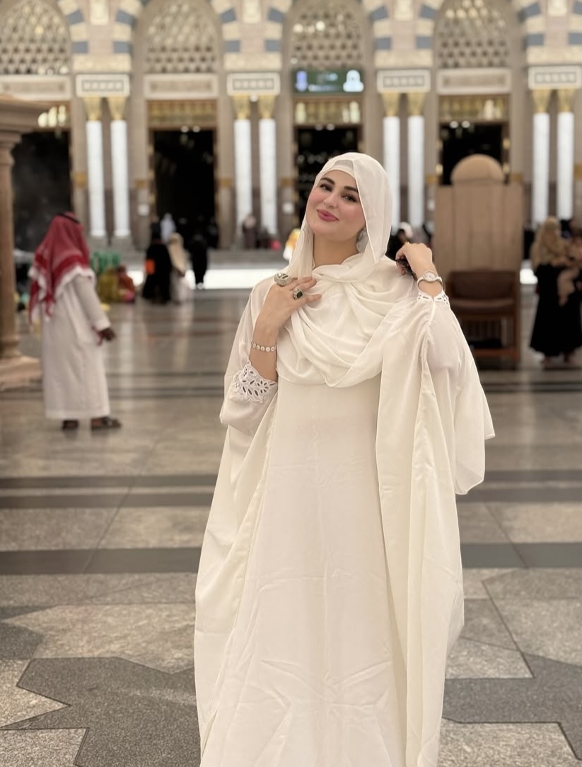 White madinah abaya - Image 3