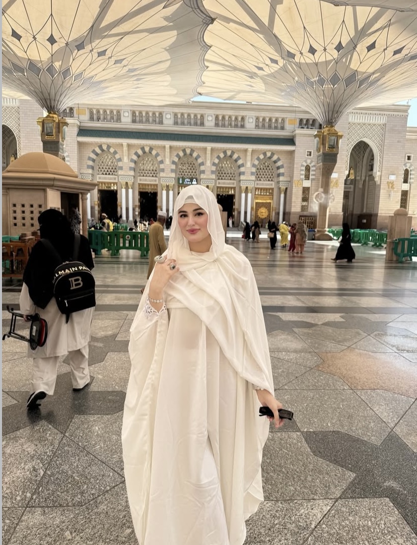 White madinah abaya - Image 5