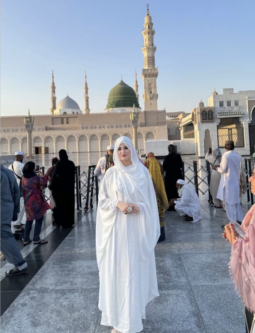 White madinah abaya - Image 7