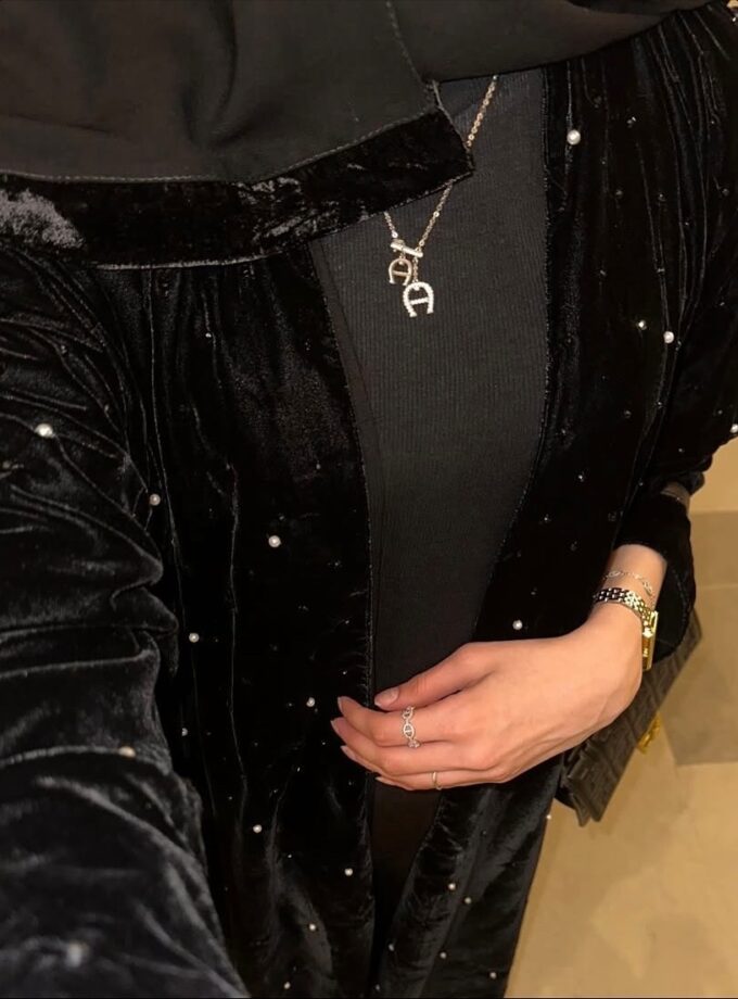 Velvet abaya 1