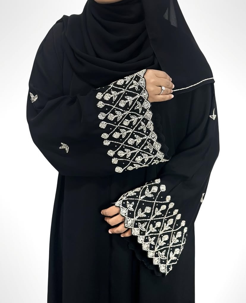 Zeenat abaya