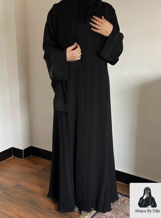 Black tree abaya