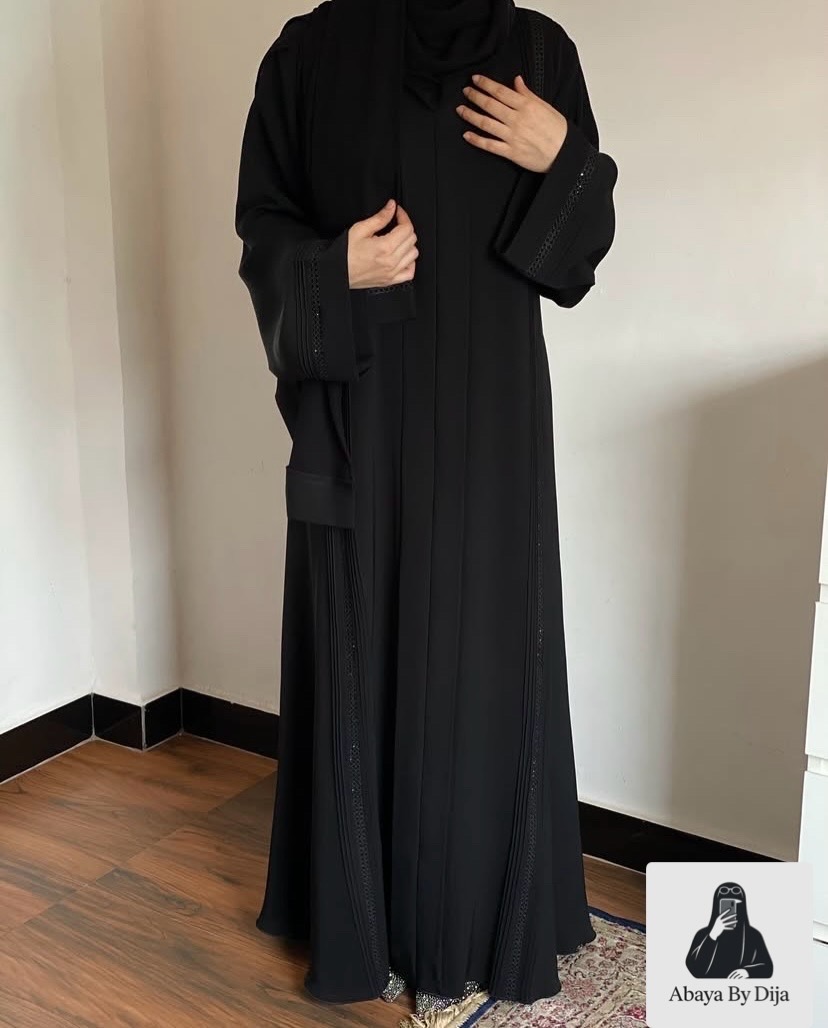 Black tree abaya