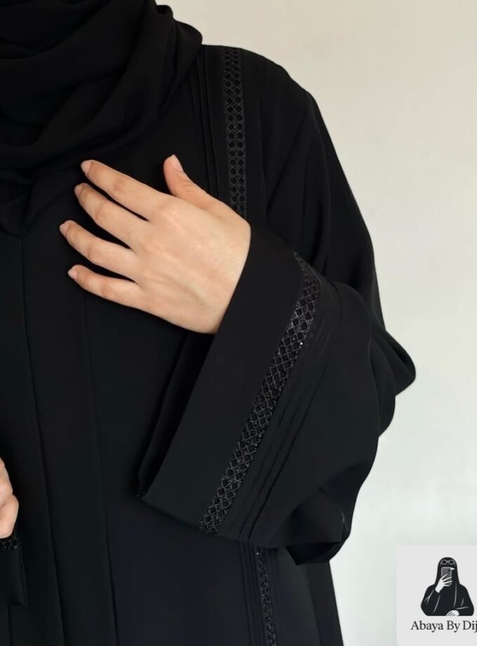 Black tree abaya